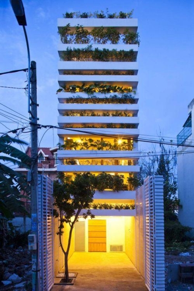 Дом с фасадом из растений