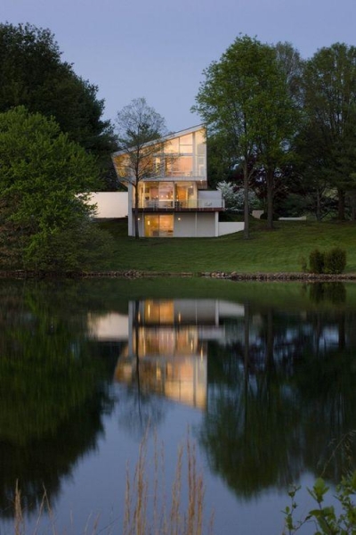 Дом с видом на озеро