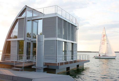 Модульный плавающий дом в Германии
