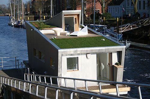 Плавающий дом с садом на крыше