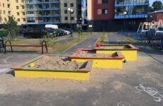 Где купить детскую песочницу для детской площадки и дачи?